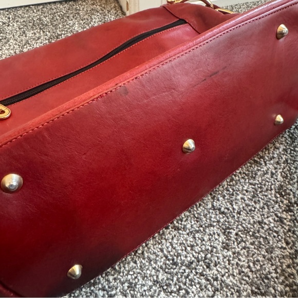 Marino Orlandi Red Leather Shoulder Bag Italy Floral Embossed Gold Clasp - Picture 6 of 12